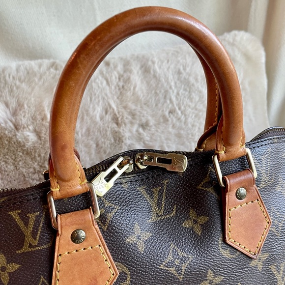 Vintage Authentic Louis Vuitton Monogram Alma - Picture 6 of 14
